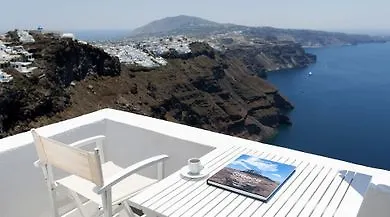 Gorgona Imerovigli (Santorini)