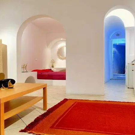 Gorgona Imerovigli (Santorini)